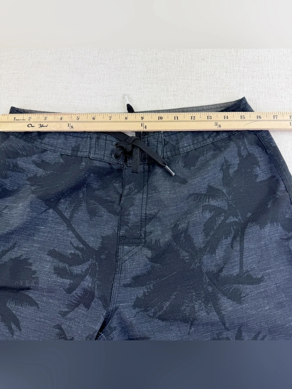 Rip‎ Curl Men's Palm-Print Swim Shorts in grey black size 32 side pocket